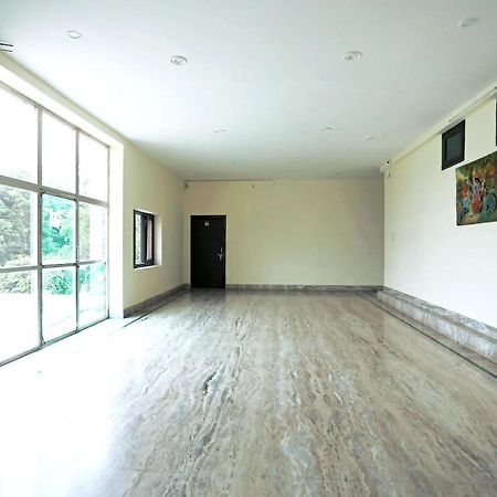 Oyo 30240 Shri Radha Palace Ξενοδοχείο Mathura Εξωτερικό φωτογραφία