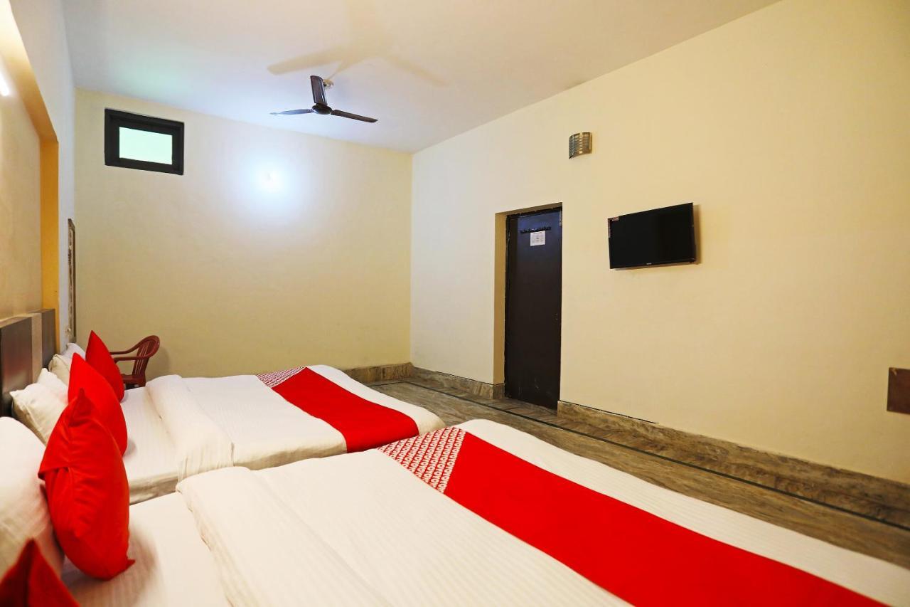 Oyo 30240 Shri Radha Palace Ξενοδοχείο Mathura Εξωτερικό φωτογραφία