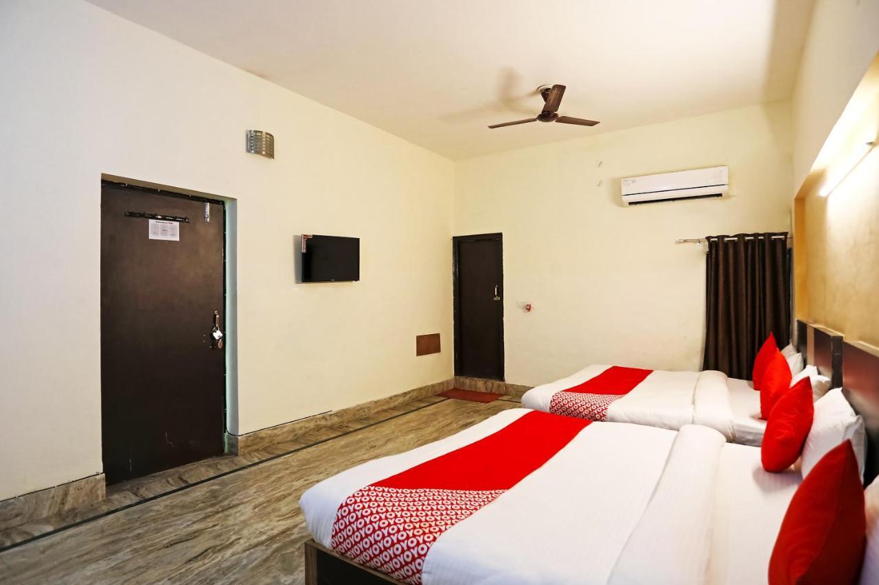Oyo 30240 Shri Radha Palace Ξενοδοχείο Mathura Εξωτερικό φωτογραφία